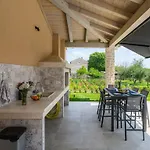 In Maru Ini With Swimming Pool Villa