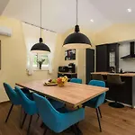 Villa In Maru Ini With Swimming Pool *