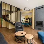 Villa In Maru Ini With Swimming Pool